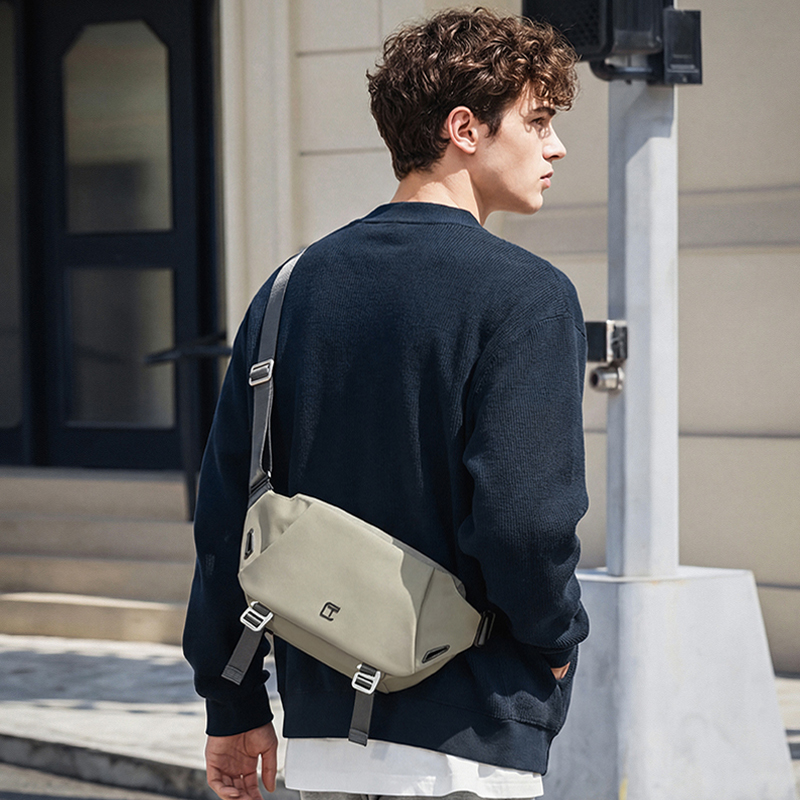 กระเป๋าสะพายข้างกันน้ำระดับพรี - Cycling Commute Bag บทวิจารณ์และราคา